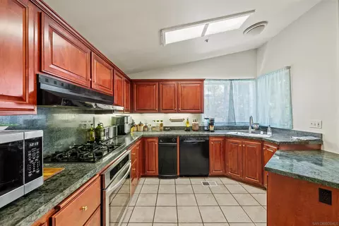 Kitchen - 5294 Pine Hills Rd, Julian, CA 92036 photo 2 of 4