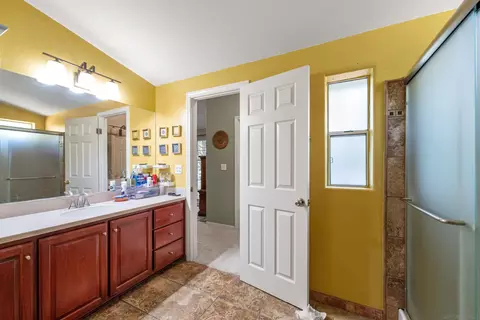 Bath - 5294 Pine Hills Rd, Julian, CA 92036 photo 3 of 3