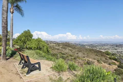 View/Area - 2491 Moonlight Gln, Escondido, CA 92026 photo 6 of 10