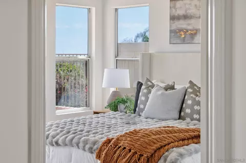 Bedroom - 2491 Moonlight Gln, Escondido, CA 92026 photo 1 of 8