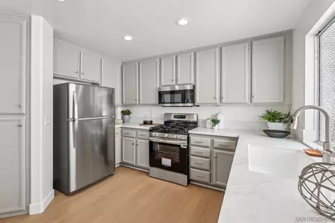 Kitchen - 2491 Moonlight Gln, Escondido, CA 92026 photo 3 of 3