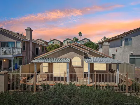 Exterior - 2491 Moonlight Gln, Escondido, CA 92026 photo 7 of 7