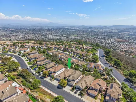 View/Area - 2491 Moonlight Gln, Escondido, CA 92026 photo 8 of 10
