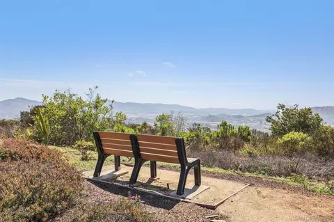 View/Area - 2491 Moonlight Gln, Escondido, CA 92026 photo 7 of 10