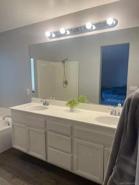 Bath - 28454 Saddlecrest, Menifee, CA 92585 photo 1 of 2