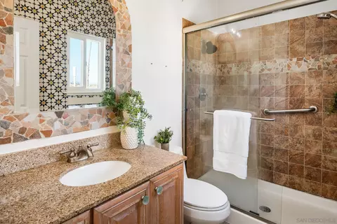 Bath - 1680 Seacoast Dr #D, Imperial Beach, CA 91932 photo 1 of 2