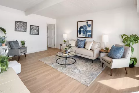 Living - 1680 Seacoast Dr #D, Imperial Beach, CA 91932 photo 5 of 5