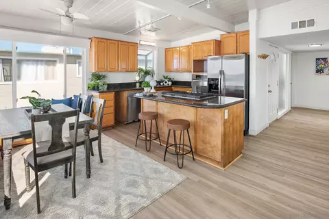 Kitchen - 1680 Seacoast Dr #D, Imperial Beach, CA 91932 photo 4 of 5