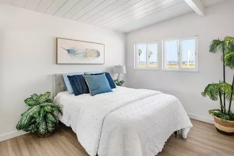 Bedroom - 1680 Seacoast Dr #D, Imperial Beach, CA 91932 photo 4 of 5
