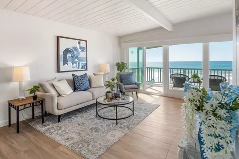 Living - 1680 Seacoast Dr #D, Imperial Beach, CA 91932 photo 3 of 5