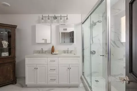 Bath - 5602 Ladybird Ln, La Jolla, CA 92037 photo 1 of 1