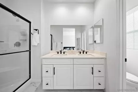 Bath - 10553 Graphite St, Spring Valley, CA 91977 photo 1 of 3