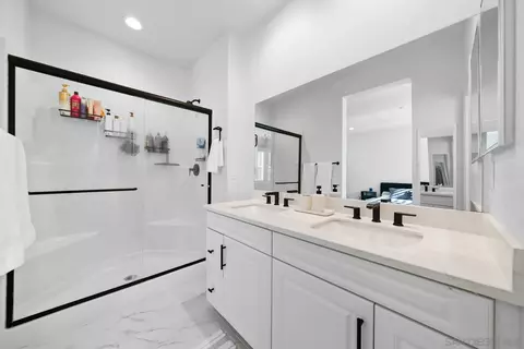 Bath - 10553 Graphite St, Spring Valley, CA 91977 photo 2 of 3