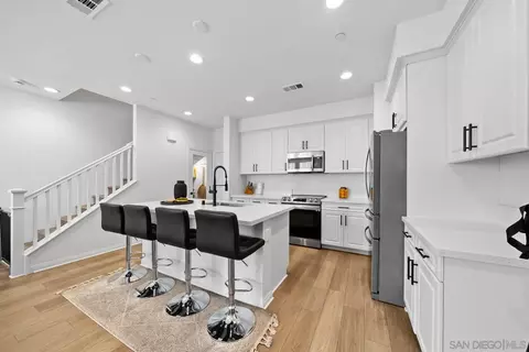 Kitchen - 10553 Graphite St, Spring Valley, CA 91977 photo 2 of 5