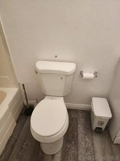 Bath - 700 Blair Ave, Calexico, CA 92231 photo 2 of 4