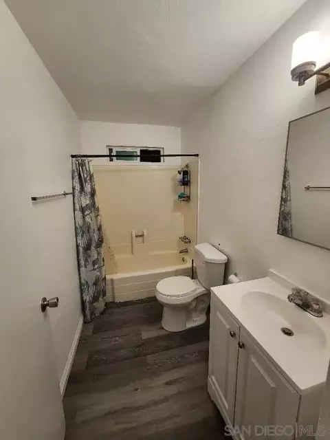Bath - 700 Blair Ave, Calexico, CA 92231 photo 3 of 4