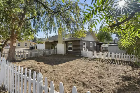 615 10th St, Ramona, CA 92065 photo 2