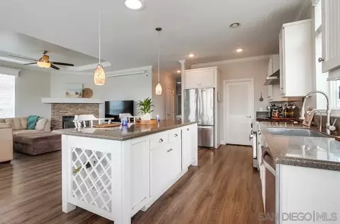 Kitchen - 699 N Vulcan Ave #SPC 134, Encinitas, CA 92024 photo 7 of 7