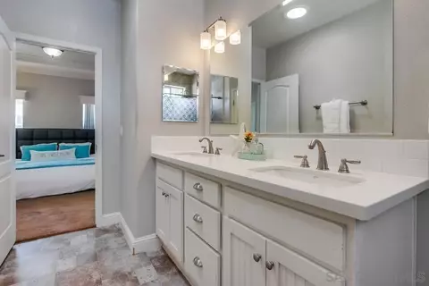 Bath - 699 N Vulcan Ave #SPC 134, Encinitas, CA 92024 photo 2 of 5
