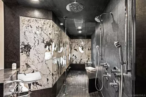 Bath - 6653 Neptune #SHARE B, La Jolla, CA 92037 photo 2 of 2