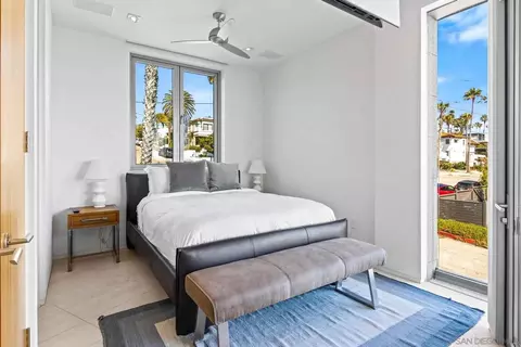 Bedroom - 6653 Neptune #SHARE B, La Jolla, CA 92037 photo 1 of 3