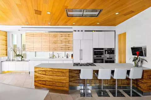 Kitchen - 6653 Neptune #SHARE B, La Jolla, CA 92037 photo 1 of 5