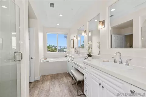 Bath - 622 Brae Mar Ct, Encinitas, CA 92024 photo 3 of 3