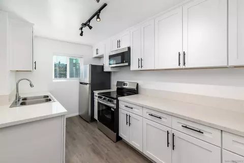 6738 University Ave, San Diego, CA 92115