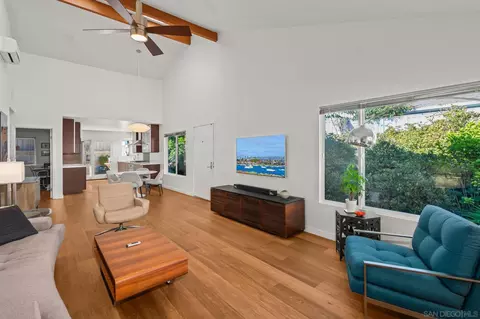Living - 8222 Caminito Modena, La Jolla, CA 92037 photo 2 of 4