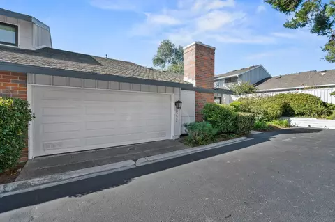 Exterior - 8222 Caminito Modena, La Jolla, CA 92037 photo 7 of 9