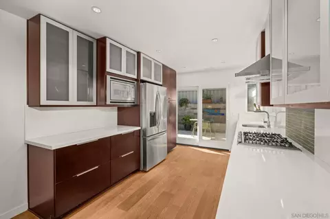 Kitchen - 8222 Caminito Modena, La Jolla, CA 92037 photo 3 of 4
