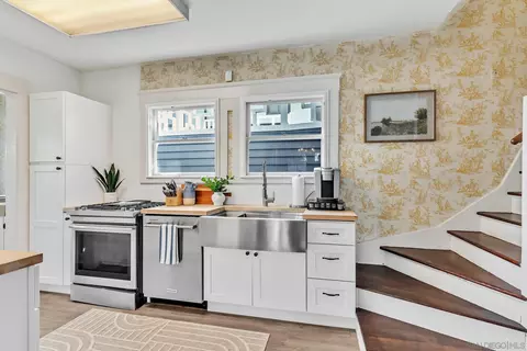 Kitchen - 1405 10th St, Coronado, CA 92118 photo 1 of 5