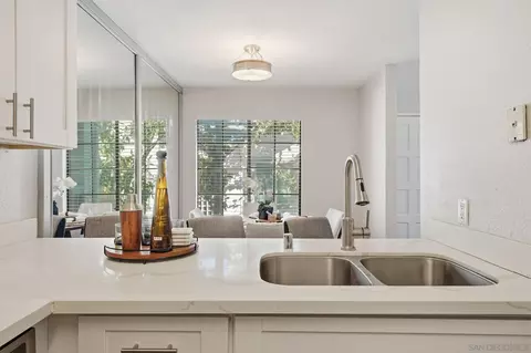 Kitchen - 8616 Arminda Cir UNIT 62, Santee, CA 92071 photo 4 of 5