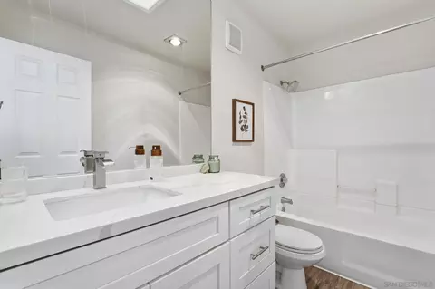 Bath - 8616 Arminda Cir UNIT 62, Santee, CA 92071 photo 1 of 2