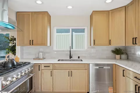 Kitchen - 8443 Amino Dr, Santee, CA 92071 photo 4 of 5