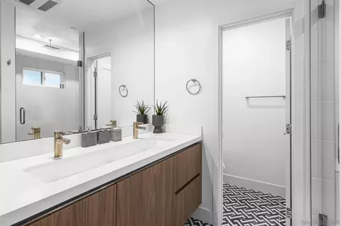 Bath - 253 Kolmar St, La Jolla, CA 92037 photo 1 of 2