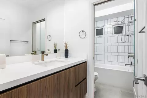 Bath - 253 Kolmar St, La Jolla, CA 92037 photo 2 of 2