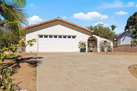 Exterior - 5818 Jeffries Ranch Rd, Oceanside, CA 92057 photo 3 of 8
