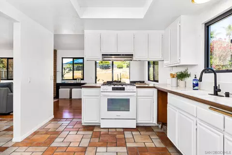 Kitchen - 5818 Jeffries Ranch Rd, Oceanside, CA 92057 photo 2 of 2