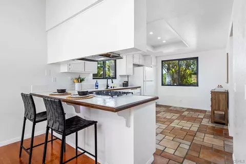 Kitchen - 5818 Jeffries Ranch Rd, Oceanside, CA 92057 photo 1 of 2