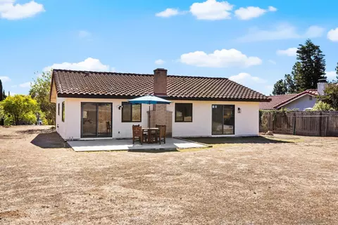 Exterior - 5818 Jeffries Ranch Rd, Oceanside, CA 92057 photo 6 of 8