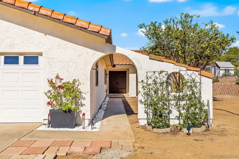 Exterior - 5818 Jeffries Ranch Rd, Oceanside, CA 92057 photo 4 of 8
