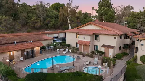 265 Loma Alta Dr #D8, Oceanside, CA 92054