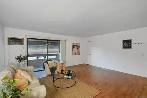 Living - 265 Loma Alta Dr #D8, Oceanside, CA 92054 photo 2 of 2
