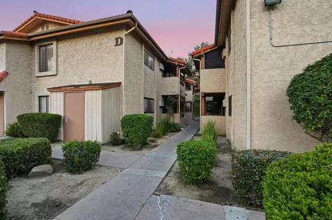 Exterior - 265 Loma Alta Dr #D8, Oceanside, CA 92054 photo 7 of 8