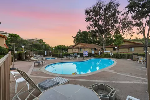 Exterior - 265 Loma Alta Dr #D8, Oceanside, CA 92054 photo 5 of 8