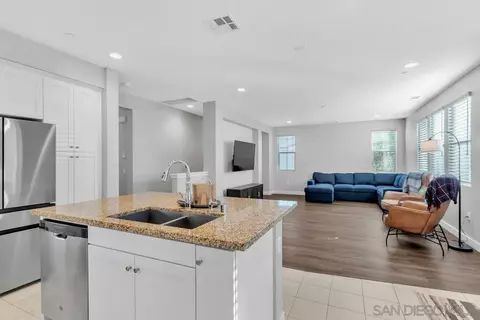 Kitchen - 8681 Tobago Ln, Santee, CA 92071 photo 4 of 5