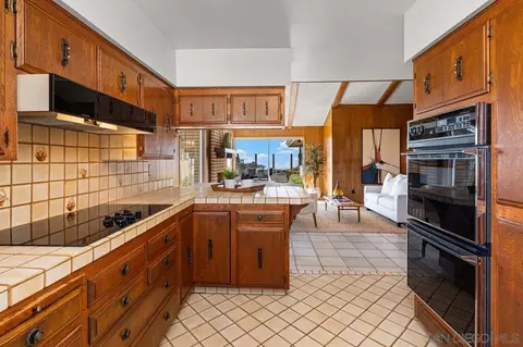 5504 Rutgers Rd, La Jolla, CA 92037 photo 21