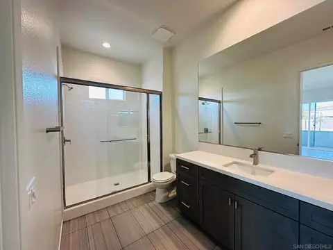 Bath - 7845 La Mesa Summit Dr, La Mesa, CA 91941 photo 1 of 4