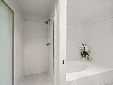 Bath - 103 Tunapuna Ln, Coronado, CA 92118 photo 5 of 5